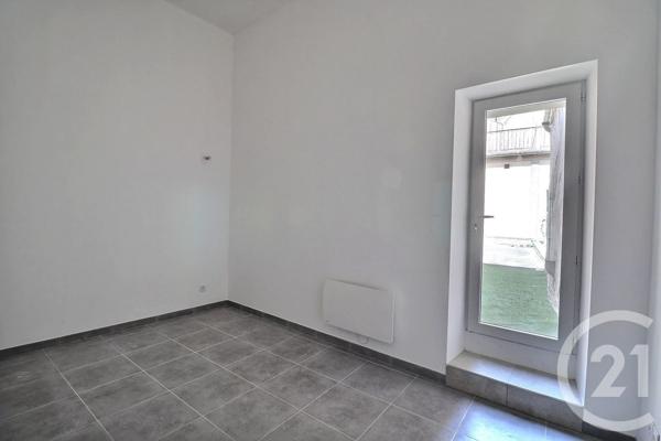 Appartement T3 à vendre  6 pièces - 59,18 m 2   CARPENTRAS  - 84