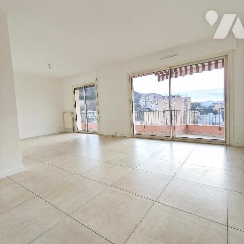 DERNIER ÉTAGE - Appartement T3 d'env. 95 m² à vendre à GAP 05000 avec cave, parking couvert ...