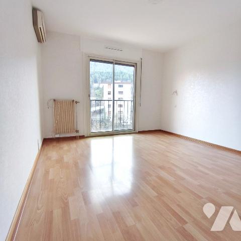 DERNIER ÉTAGE - Appartement T3 d'env. 95 m² à vendre à GAP 05000 avec cave, parking couvert ...