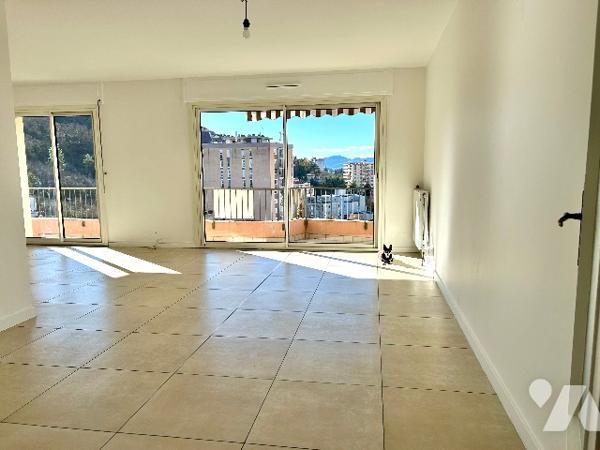 DERNIER ÉTAGE - Appartement T3 d'env. 95 m² à vendre à GAP 05000 avec cave, parking couvert ...