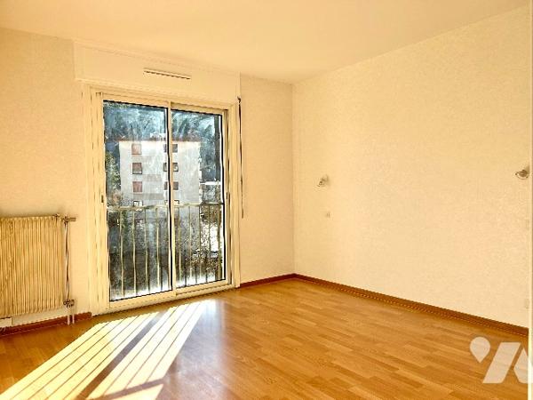 DERNIER ÉTAGE - Appartement T3 d'env. 95 m² à vendre à GAP 05000 avec cave, parking couvert ...