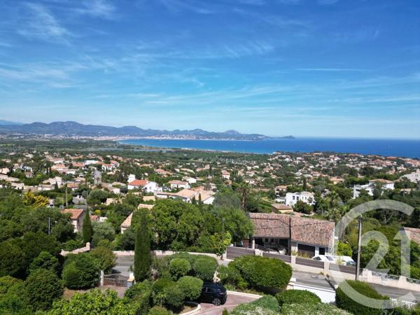Maison à vendre  6 pièces - 245 m 2   FREJUS  - 83
