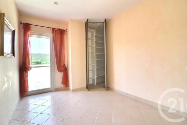 Maison à vendre  6 pièces - 245 m 2   FREJUS  - 83