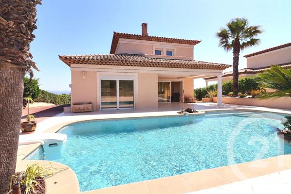 Maison à vendre  6 pièces - 245 m 2   FREJUS  - 83