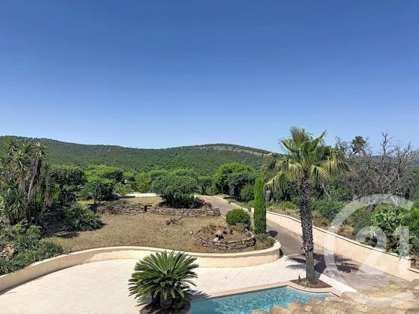 Maison à vendre  6 pièces - 245 m 2   FREJUS  - 83