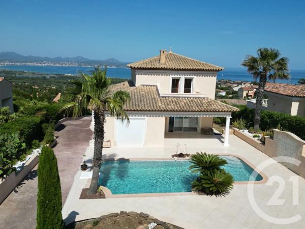 Maison à vendre  6 pièces - 245 m 2   FREJUS  - 83
