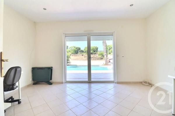 Maison à vendre  6 pièces - 245 m 2   FREJUS  - 83
