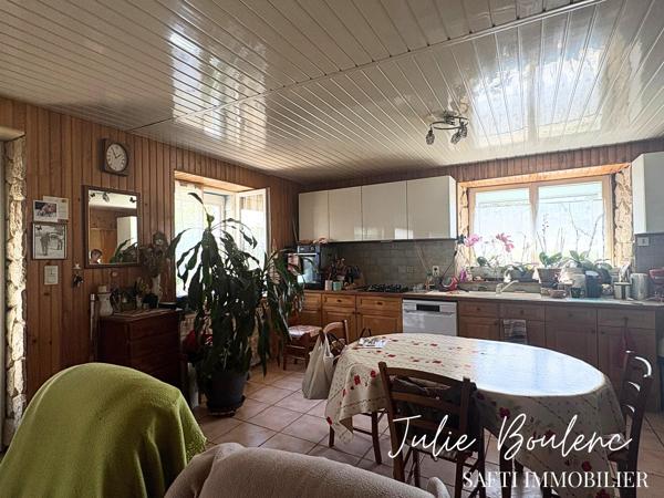 Charmante maison avec garage et jardin