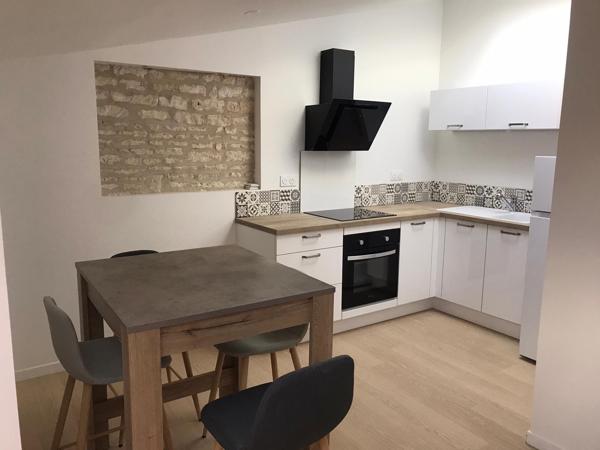 Niort. Immeuble de rapport. Niort (79000)