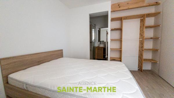 Niort. Immeuble de rapport. Niort (79000)