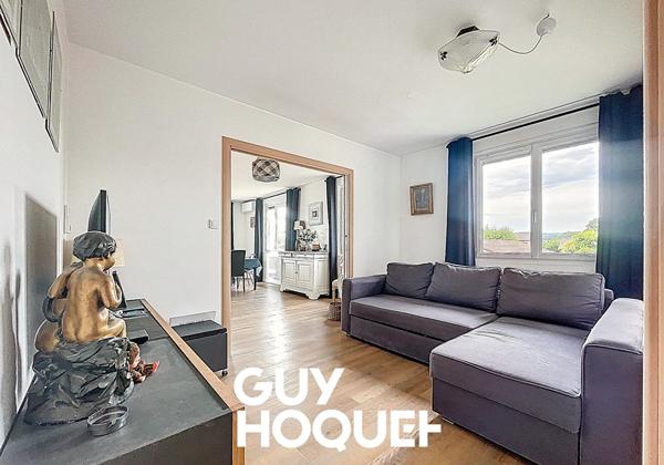 Villa 4 Chs + Bureau et Double Garage avec 600 m² de terrain environ - 71850 CHARNAY LES MACON