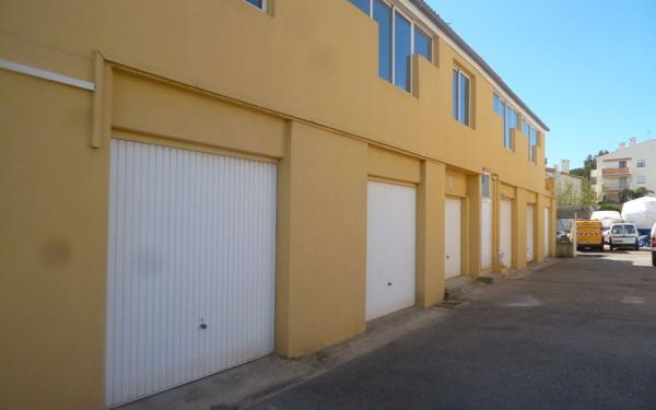 Stationnement à louer