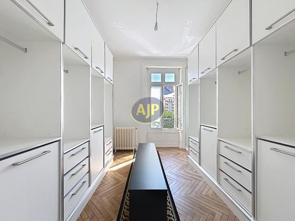 Biens de prestige à vendre Nantes : maison 1 390 000€ - AJP Immobilier Nantes Jouzel