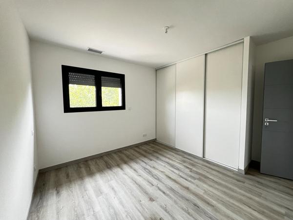 A LOUER - LAVERNOSE LACASSE - Maison 4 pièces 98 m² avec cuisine équipée, climatisation réversible et garage - G1200-FG