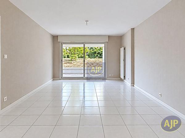 Appartement à vendre Saint Sebastien Sur Loire - 2 pièces, 49m² avec 1 chambre(s) à 158 250€ - AJP Immobilier Saint-Sébastien-sur-Loire