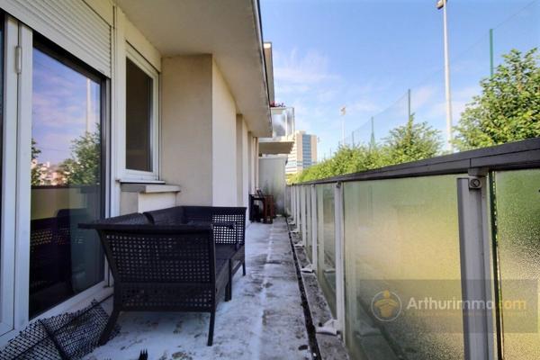 Vente                                                      Appartement
                        
                     3 pièces                      63 m2                     à Créteil