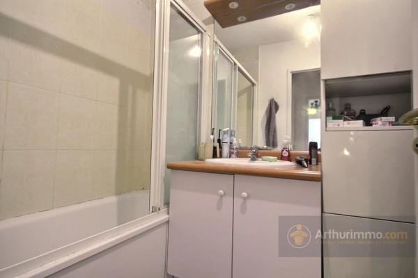 Vente                                                      Appartement
                        
                     3 pièces                      63 m2                     à Créteil