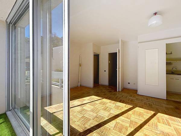 Lyon 9e/ Appartement 2 pièces 45 m2 + garage