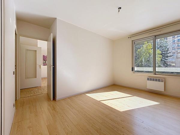 Lyon 9e/ Appartement 2 pièces 45 m2 + garage