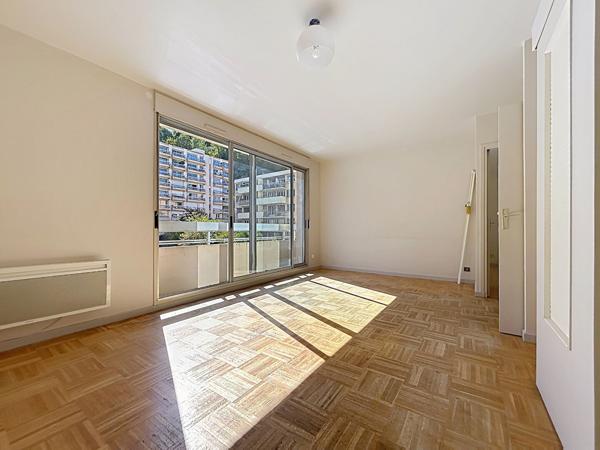 Lyon 9e/ Appartement 2 pièces 45 m2 + garage