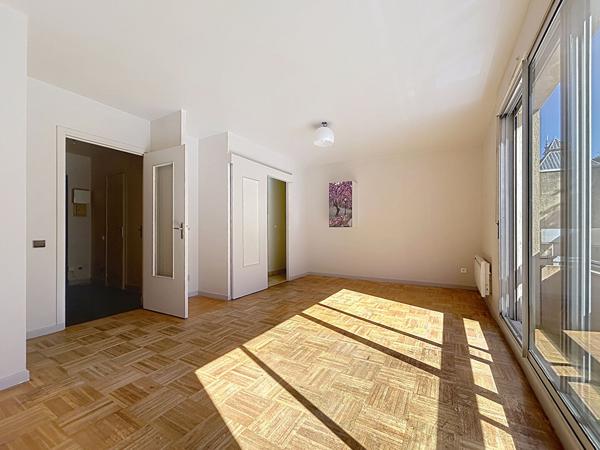 Lyon 9e/ Appartement 2 pièces 45 m2 + garage