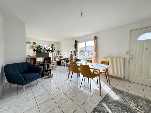 Maison à CHEMILLE-EN-ANJOU, 49120 - 4 pièces 77m²