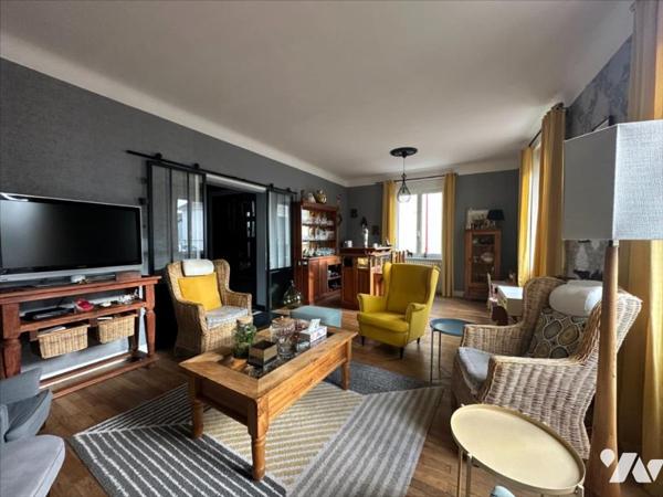 MONTEBOURG (50310), Plein Centre