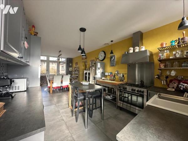 MONTEBOURG (50310), Plein Centre