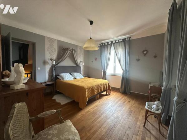 MONTEBOURG (50310), Plein Centre