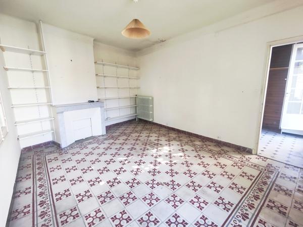 Cucuron, belle demeure de village avec toit terrasse