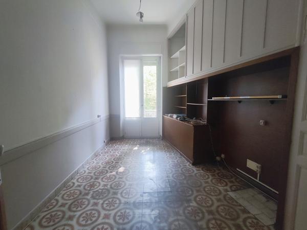 Cucuron, belle demeure de village avec toit terrasse