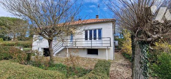 Maison à Vendre à Thouars (79100) en Deux-Sèvres (79)

Cette maison dispose d'une surface hab...