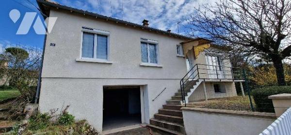 Maison à Vendre à Thouars (79100) en Deux-Sèvres (79)

Cette maison dispose d'une surface hab...