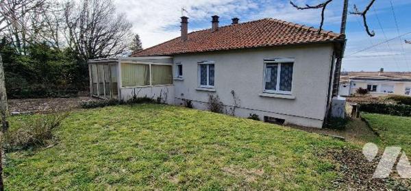Maison à Vendre à Thouars (79100) en Deux-Sèvres (79)

Cette maison dispose d'une surface hab...
