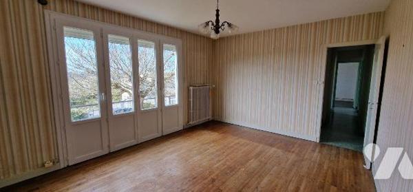 Maison à Vendre à Thouars (79100) en Deux-Sèvres (79)

Cette maison dispose d'une surface hab...