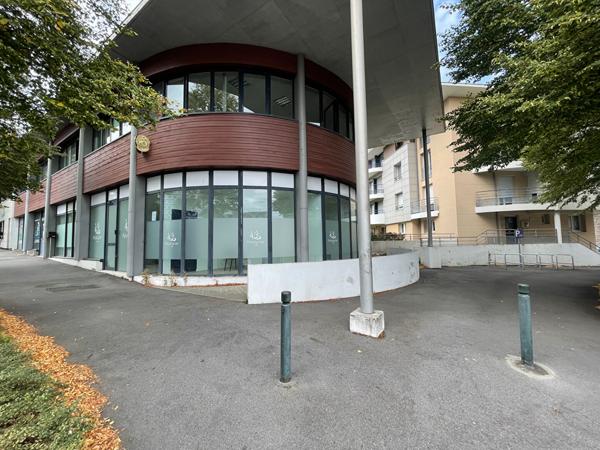 A louer, des bureaux à Laval , Laval