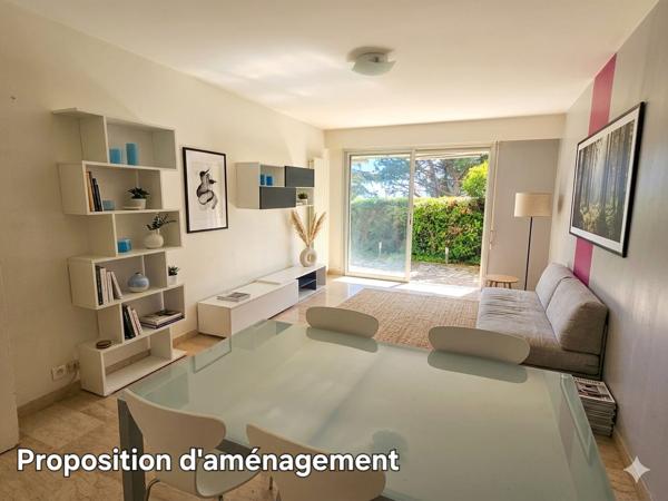 A VENDRE - NICE / CORNICHE FLEURIE : Grand 2 pièces de 57m2 avec extérieur. Fort potentiel !