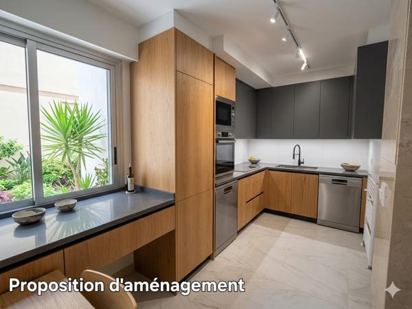 A VENDRE - NICE / CORNICHE FLEURIE : Grand 2 pièces de 57m2 avec extérieur. Fort potentiel !