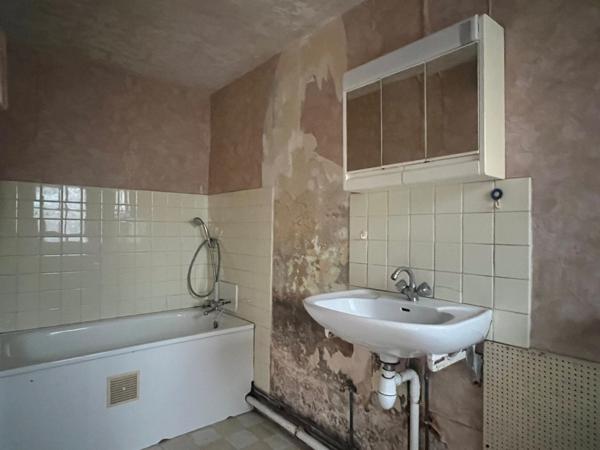 Maison en plein centre-ville avec travaux