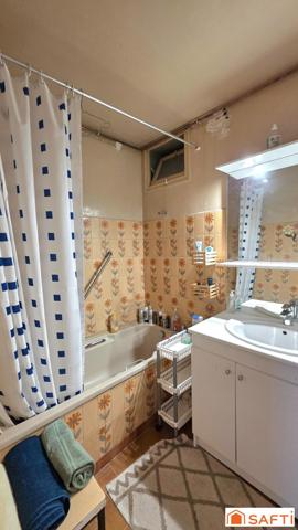 Bel appartement T3, avec ascenseur en demi étage.