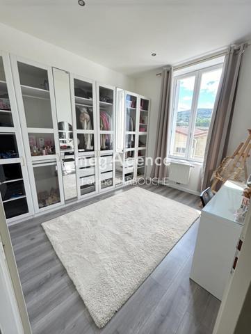 Appartement à LE CHAMBON-FEUGEROLLES, 42500 - 4 pièces 100m²