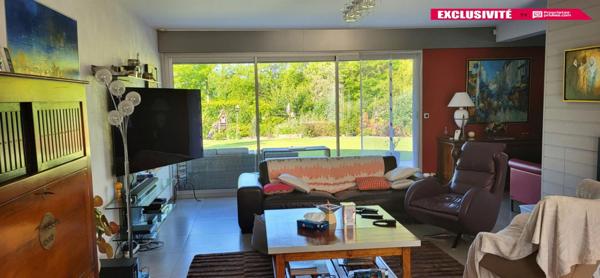 Maison d'Architecte à proximité de Saint-Hilaire-du-Harcouët,  9 pièce(s) 229 m2