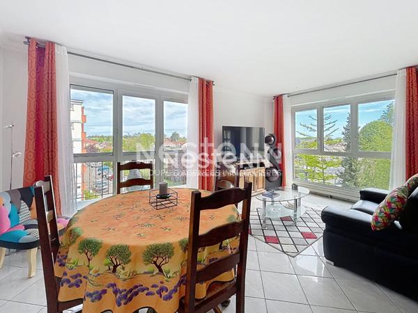 À vendre spacieux 3 pièces de 72.82 m2 au dernier étage avec ascenseur à Bois d'Arcy