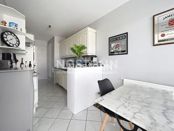 À vendre spacieux 3 pièces de 72.82 m2 au dernier étage avec ascenseur à Bois d'Arcy