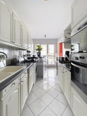 À vendre spacieux 3 pièces de 72.82 m2 au dernier étage avec ascenseur à Bois d'Arcy