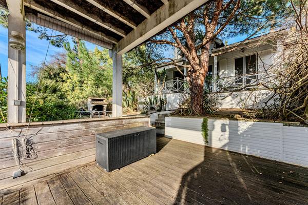 Maison bardage bois de 65 m². 2 chambres .garage .calme, jardin et terrasse