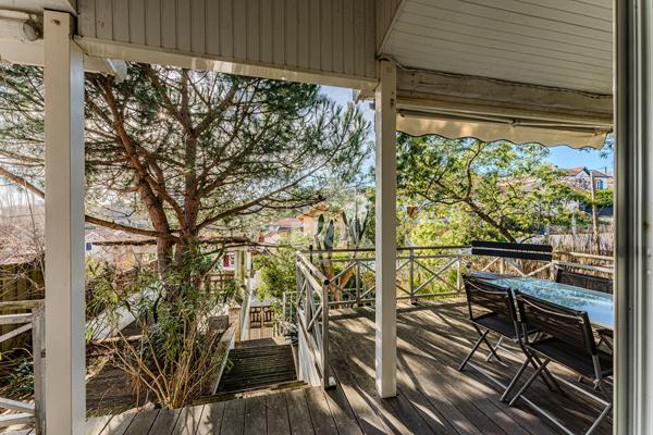 Maison bardage bois de 65 m². 2 chambres .garage .calme, jardin et terrasse