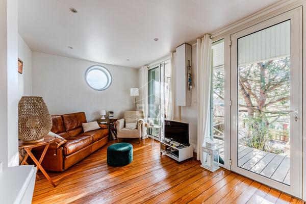 Maison bardage bois de 65 m². 2 chambres .garage .calme, jardin et terrasse