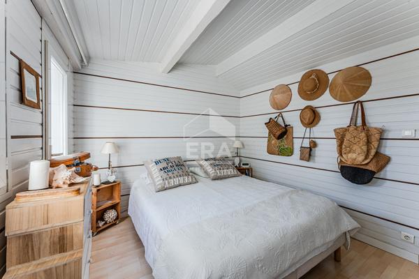 Maison bardage bois de 65 m². 2 chambres .garage .calme, jardin et terrasse