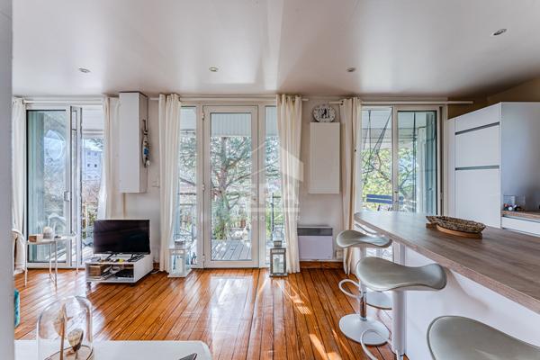 Maison bardage bois de 65 m². 2 chambres .garage .calme, jardin et terrasse